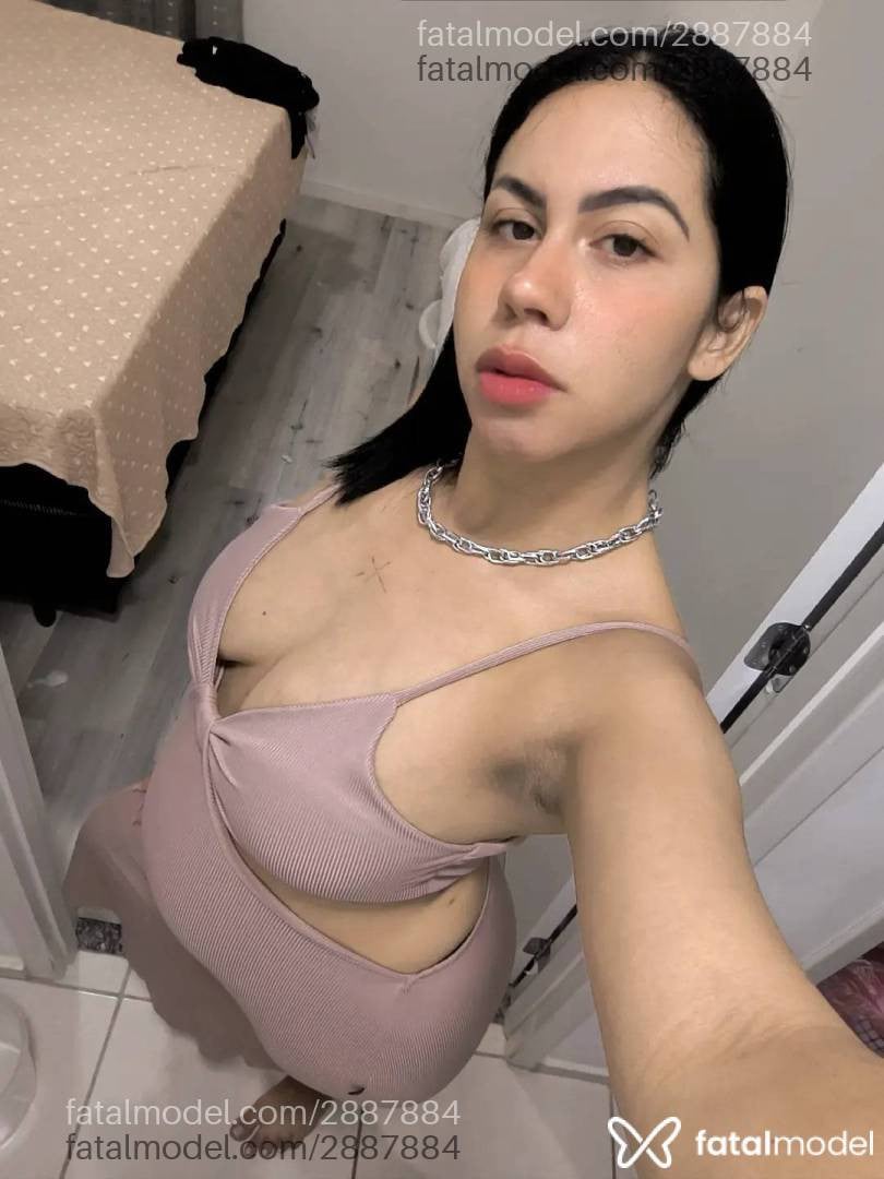 Acompanhante mulher com cabelo castanho de olhos castanhos - Carolzinha