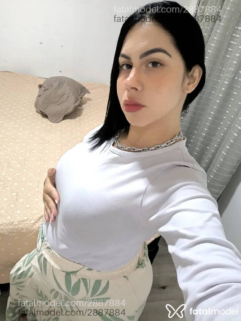 Acompanhante mulher com cabelo castanho de olhos castanhos - Carolzinha