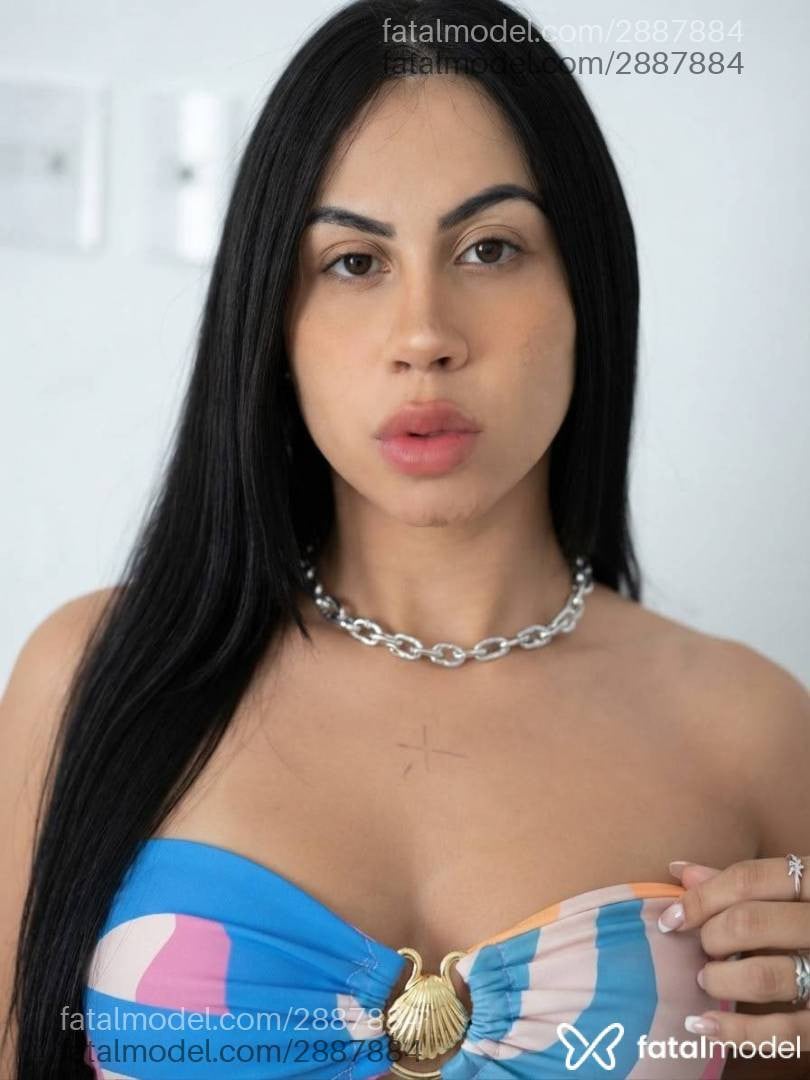 Acompanhante mulher com cabelo castanho de olhos castanhos - Carolzinha