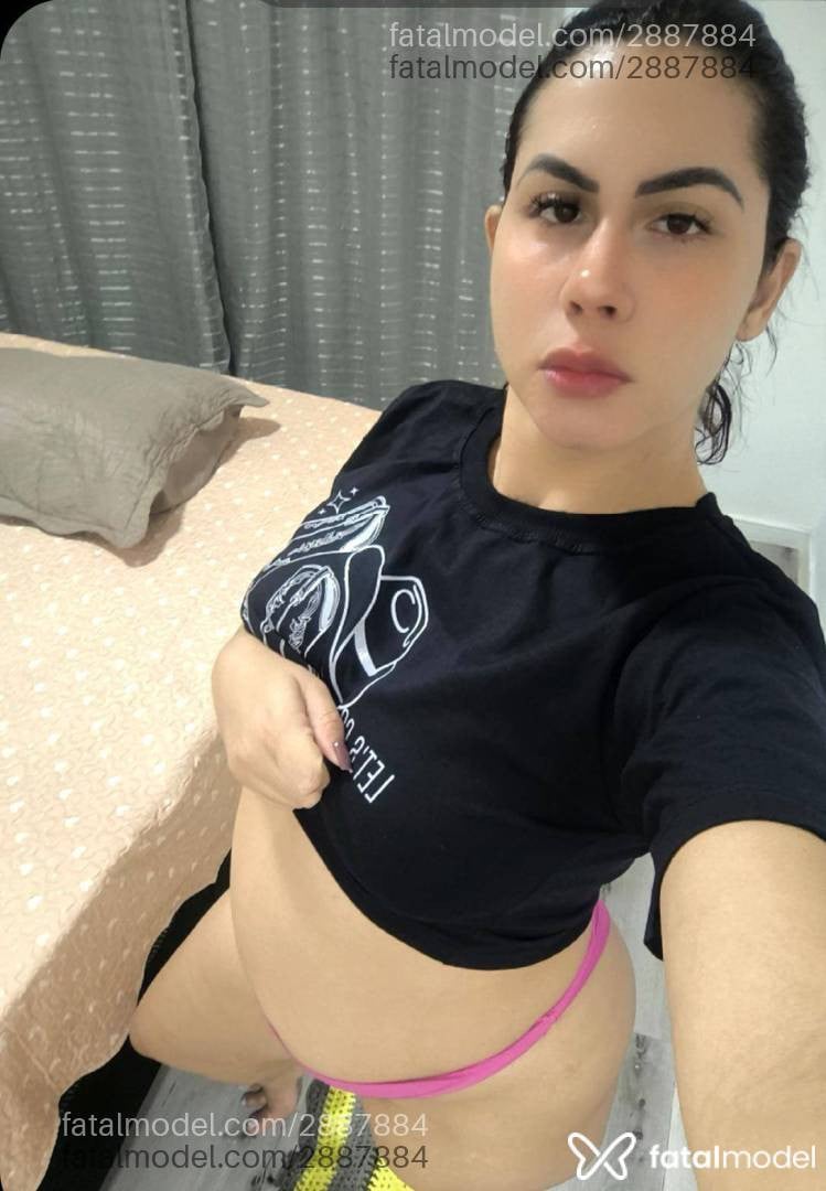 Acompanhante mulher com cabelo castanho de olhos castanhos - Carolzinha
