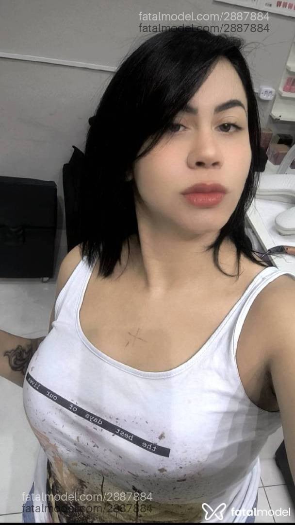Acompanhante mulher com cabelo castanho de olhos castanhos - Carolzinha