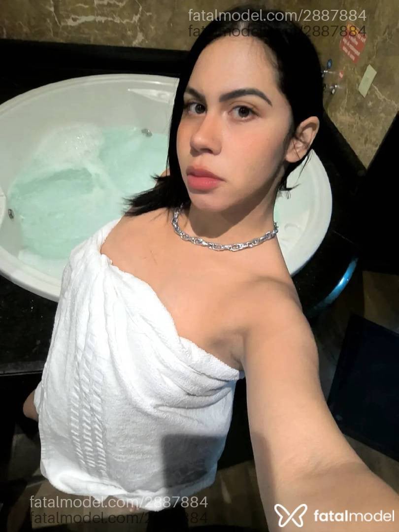 Acompanhante mulher com cabelo castanho de olhos castanhos - Carolzinha