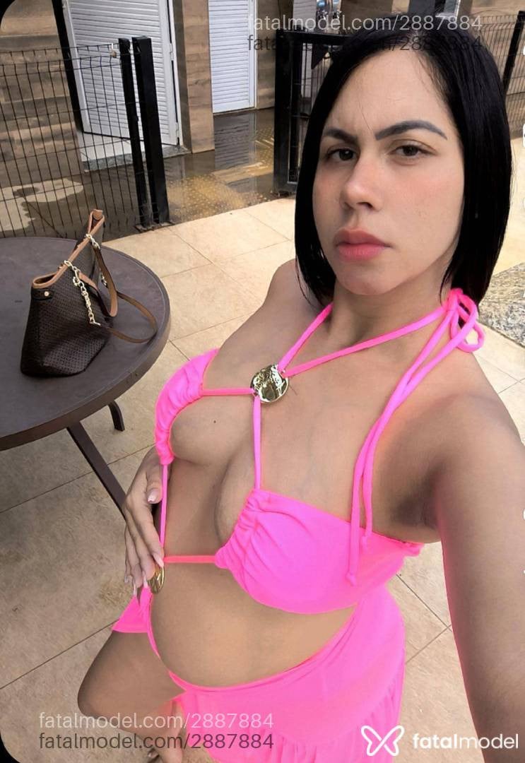Acompanhante mulher com cabelo castanho de olhos castanhos - Carolzinha
