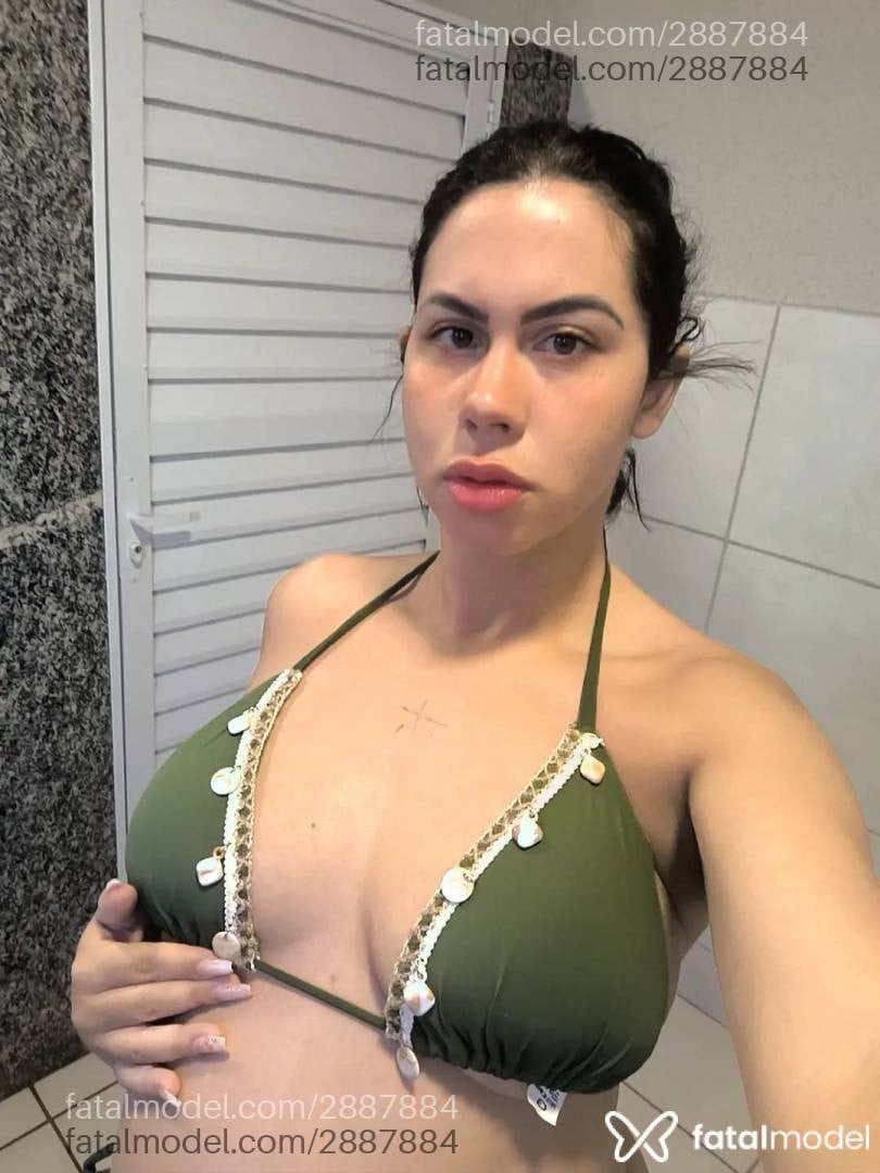 Acompanhante mulher com cabelo castanho de olhos castanhos - Carolzinha