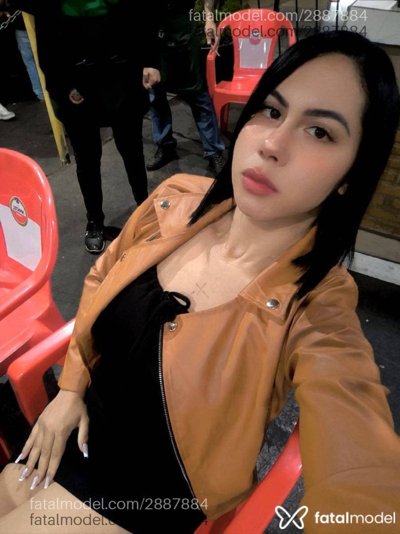 Acompanhante mulher com cabelo castanho de olhos castanhos em Goiânia - Carolzinha