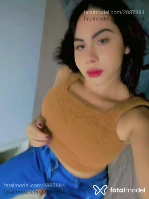 Acompanhante mulher com cabelo castanho de olhos castanhos em Goiânia - Carolzinha