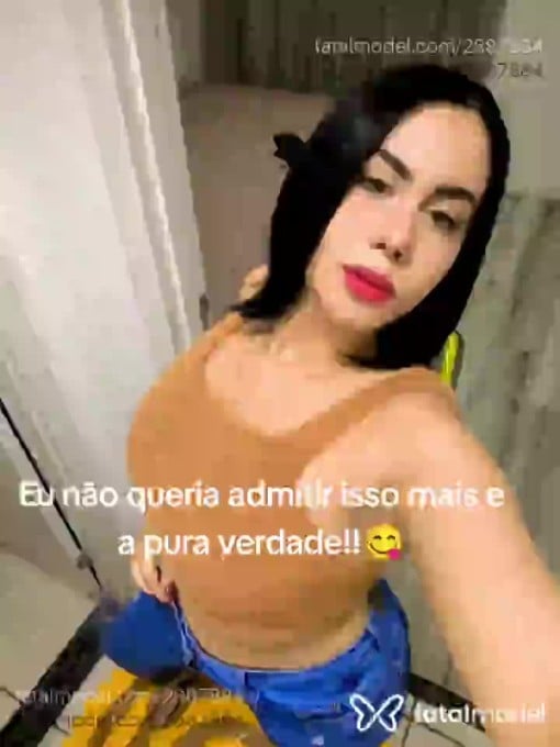 Acompanhante mulher com cabelo castanho de olhos castanhos em Goiânia - Carolzinha