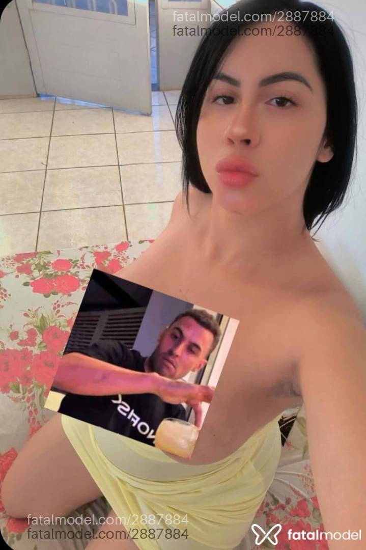 Acompanhante mulher com cabelo castanho de olhos castanhos - Carolzinha