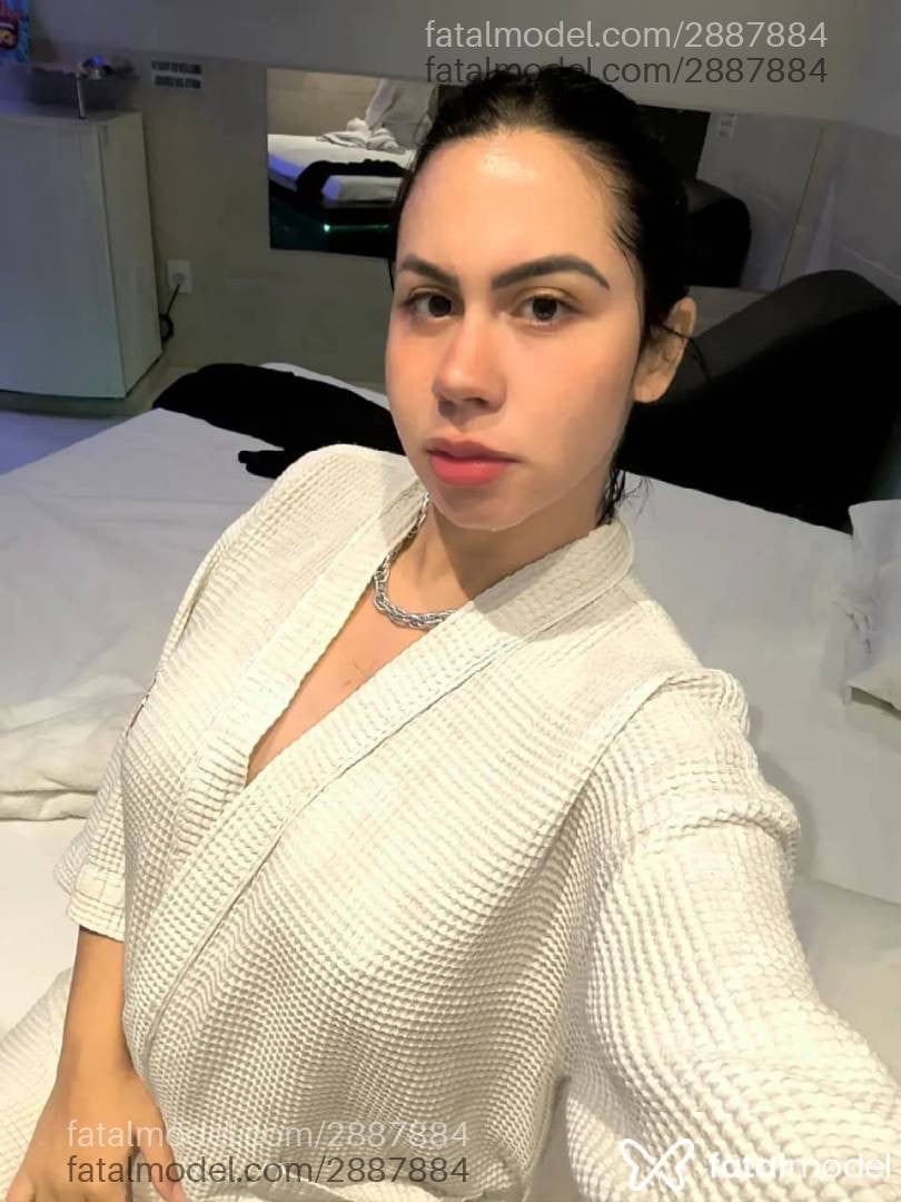 Acompanhante mulher com cabelo castanho de olhos castanhos - Carolzinha