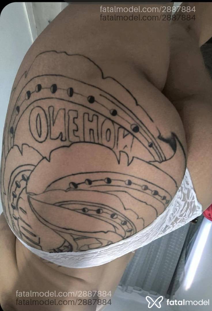 Acompanhante mulher com cabelo castanho de olhos castanhos - Carolzinha