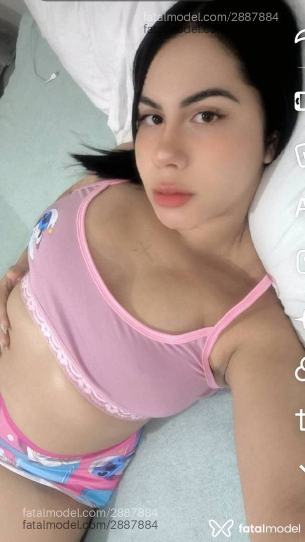 Acompanhante mulher com cabelo castanho de olhos castanhos - Carolzinha