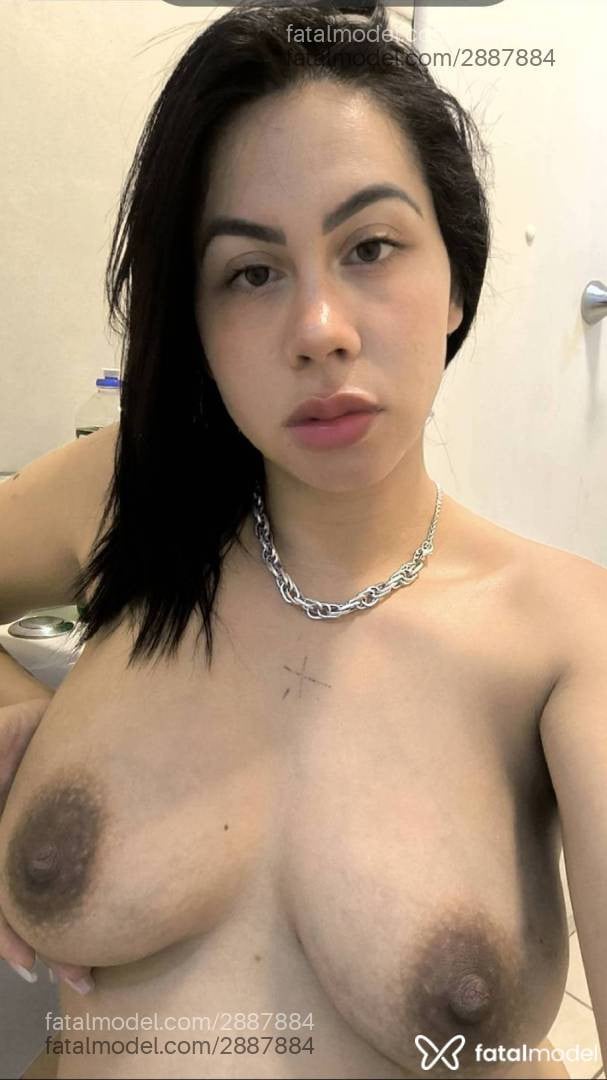 Acompanhante mulher com cabelo castanho de olhos castanhos - Carolzinha