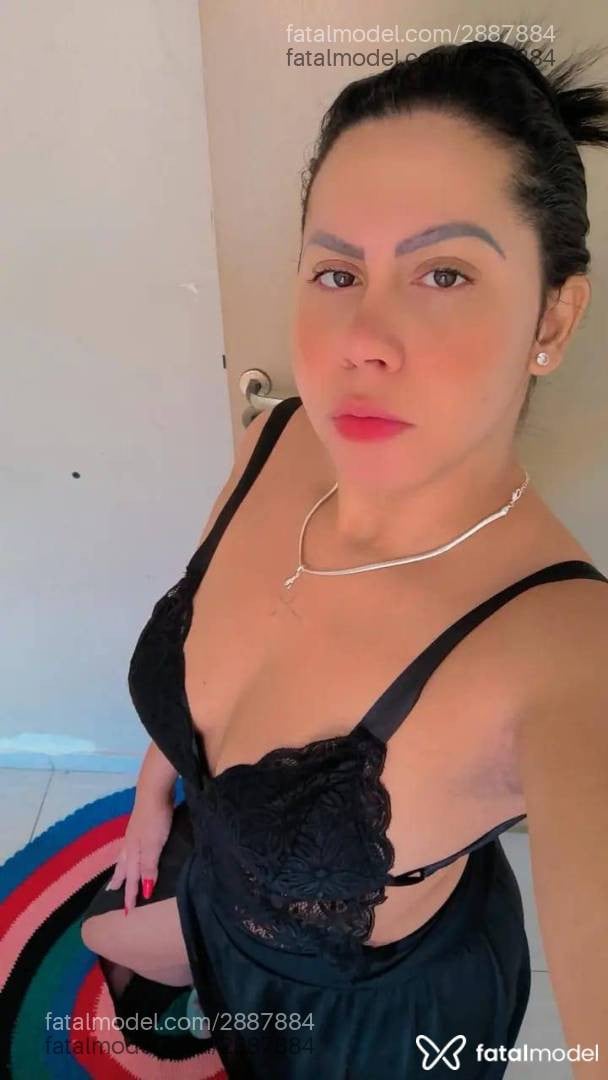 Acompanhante mulher com cabelo castanho de olhos castanhos - Carolzinha