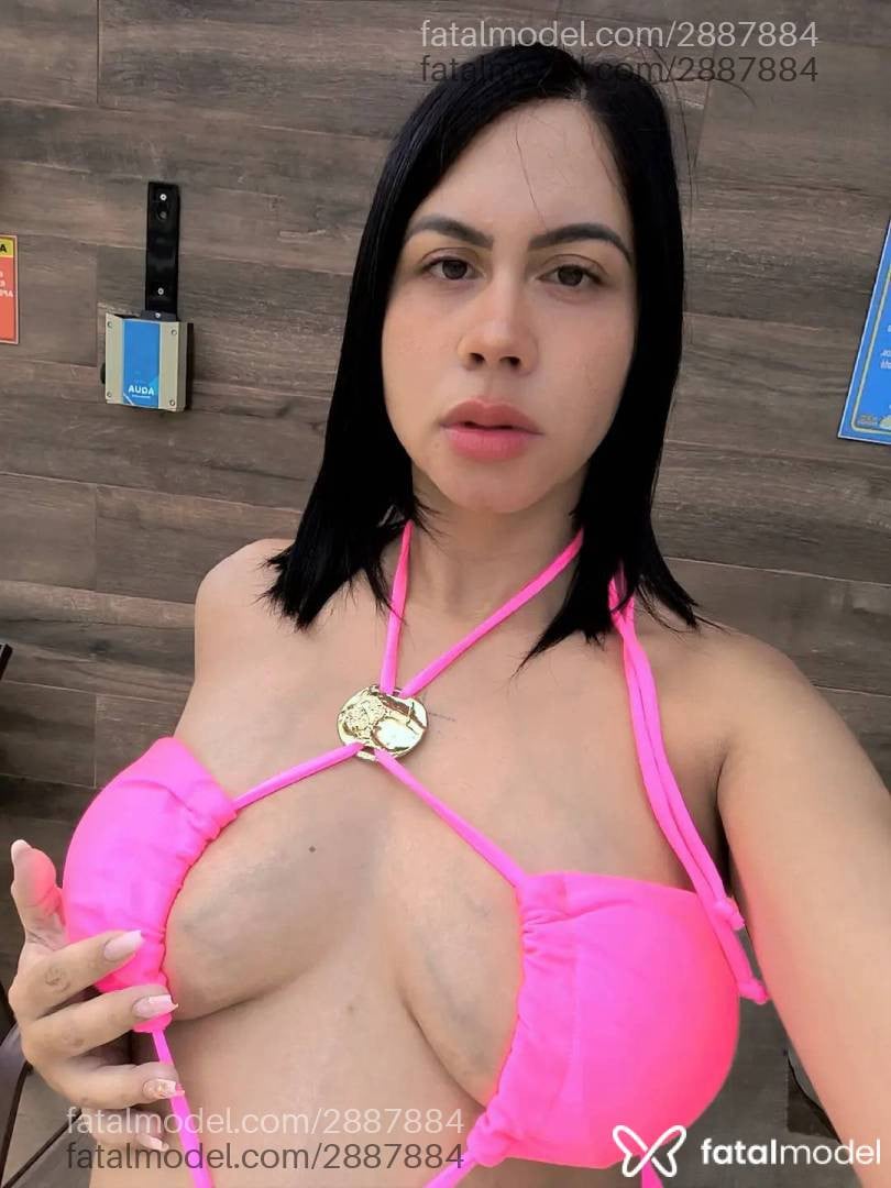 Acompanhante mulher com cabelo castanho de olhos castanhos - Carolzinha