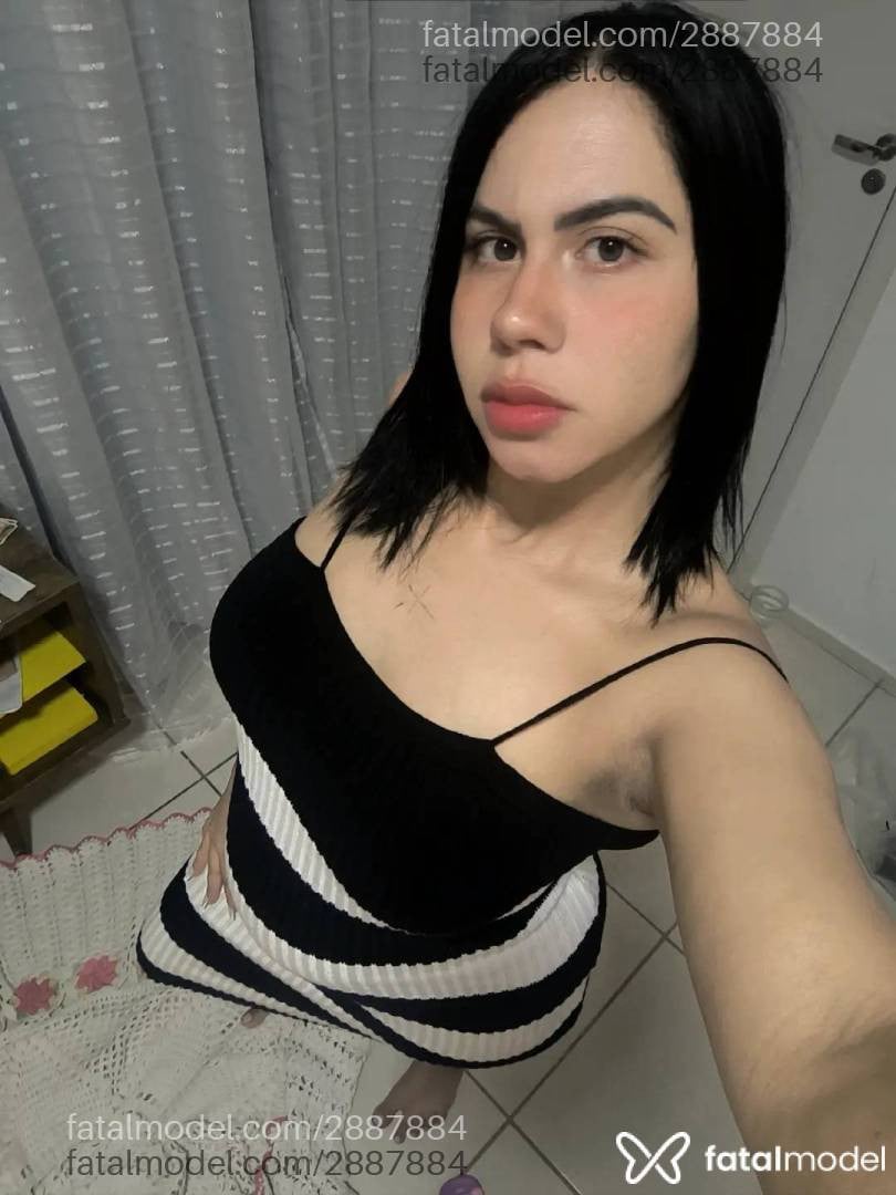 Acompanhante mulher com cabelo castanho de olhos castanhos - Carolzinha
