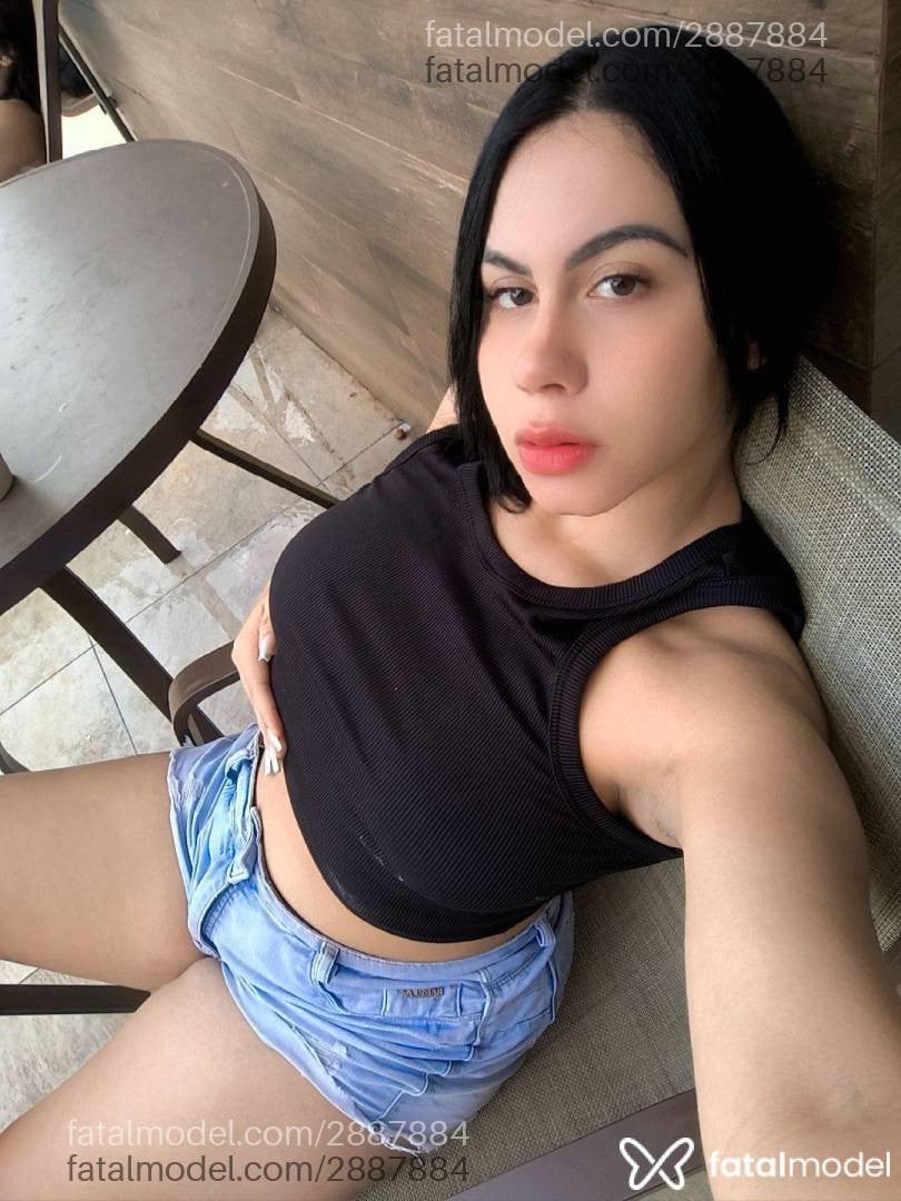 Acompanhante mulher com cabelo castanho de olhos castanhos em Goiânia - Carolzinha