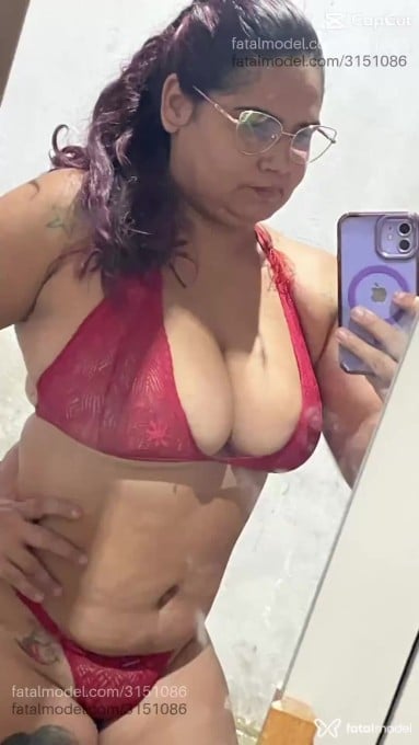 Acompanhante mulher ruiva (o) de olhos pretos em Linhares - Bianca