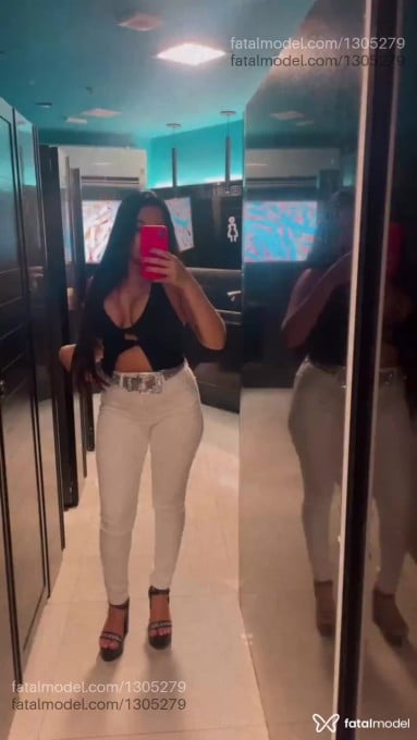 Acompanhante mulher morena (o) de olhos pretos em Uberaba - Isabella Moraes