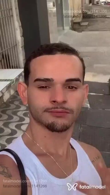 Acompanhante homem com cabelo castanho de olhos mel em Caruaru - Caio Valentim
