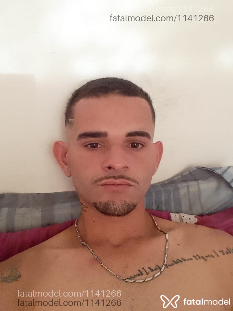 Acompanhante homem com cabelo castanho de olhos mel em Caruaru - Caio Valentim