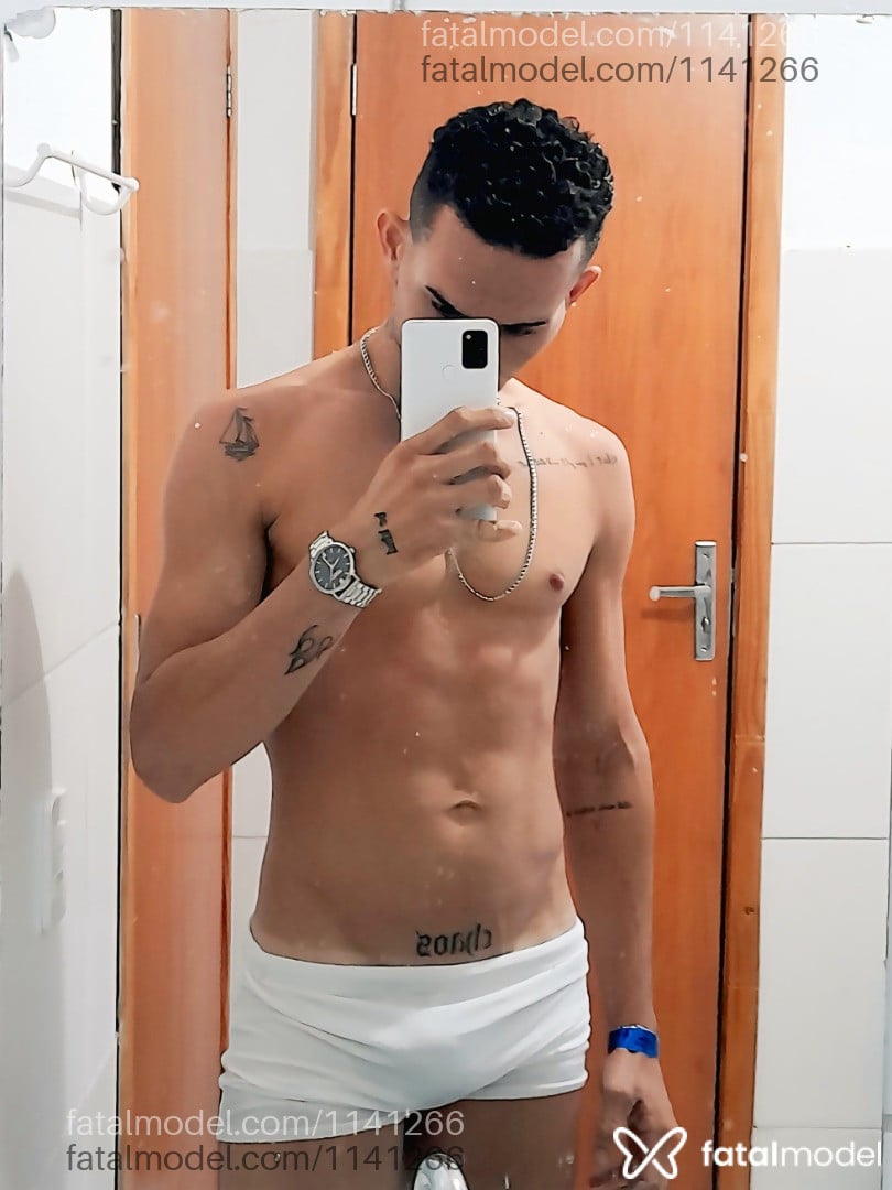 Acompanhante homem com cabelo castanho de olhos mel em Caruaru - Caio Valentim