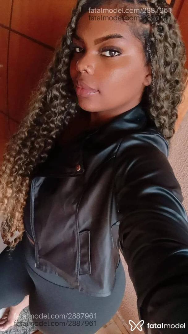 Acompanhante mulher morena (o) de olhos pretos - Bianca