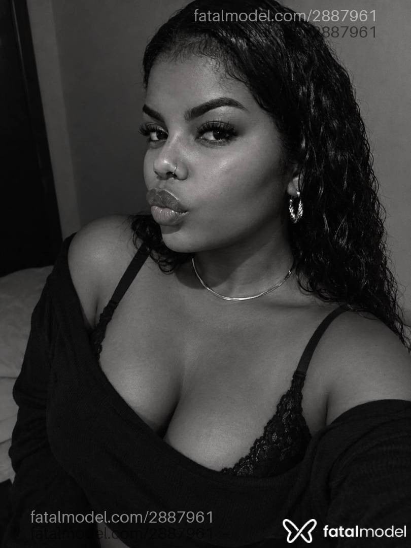 Acompanhante mulher morena (o) de olhos pretos - Bianca