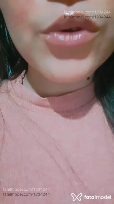 Acompanhante mulher com cabelo castanho de olhos castanhos em Imbituba Acompanhante mulher com cabelo castanho de olhos castanhos em Imbituba - Thalia
