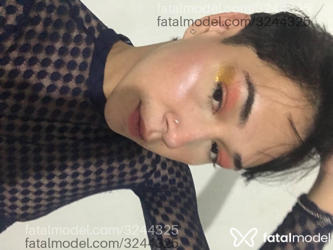 Acompanhante não-binário morena (o) de olhos pretos em Joaçaba Acompanhante não-binário morena (o) de olhos pretos em Joaçaba - Gabi