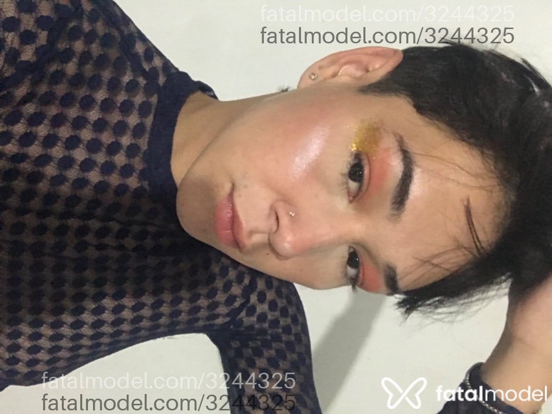 Acompanhante não-binário morena (o) de olhos pretos em Joaçaba Acompanhante não-binário morena (o) de olhos pretos em Joaçaba - Gabi