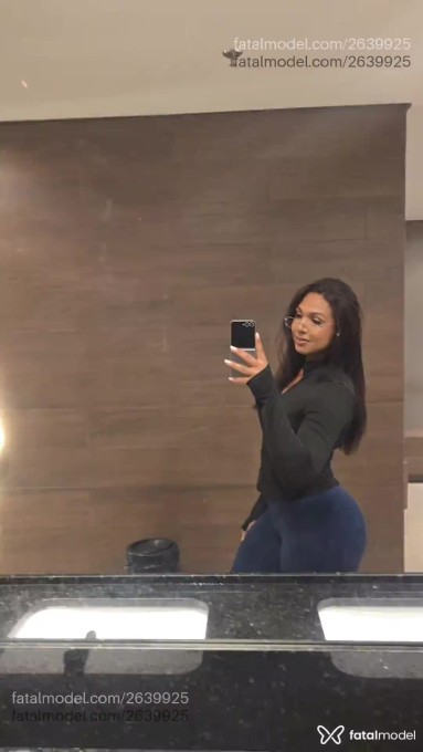 Acompanhante mulher trans com cabelo castanho de olhos castanhos em Virtual - Samanta