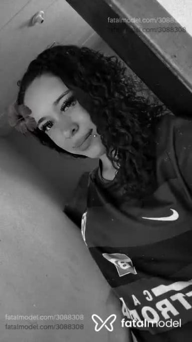 Acompanhante mulher com cabelo castanho de olhos castanhos em Volta Redonda - Sthefany