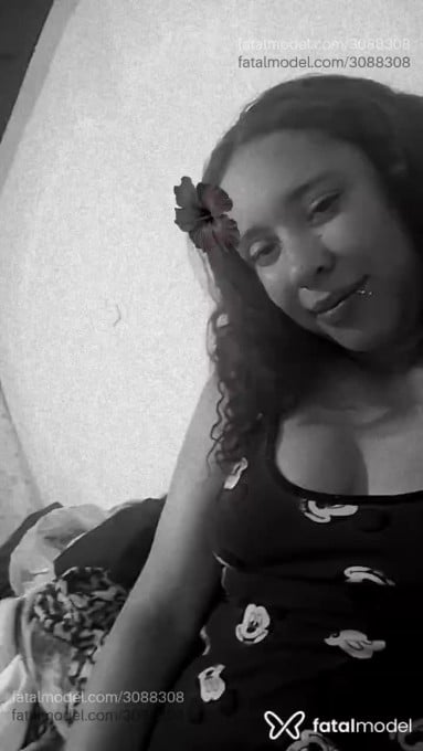 Acompanhante mulher com cabelo castanho de olhos castanhos em Volta Redonda - Sthefany