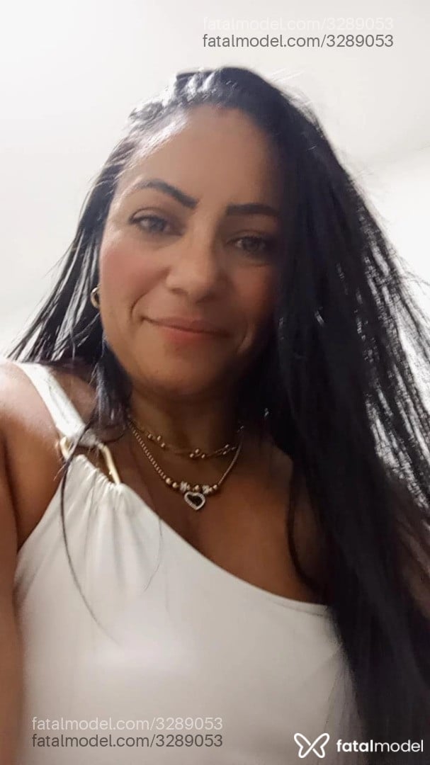 Acompanhante mulher morena (o) de olhos castanhos - Luma Poca Acompanhante mulher morena (o) de olhos castanhos - Luma Poca