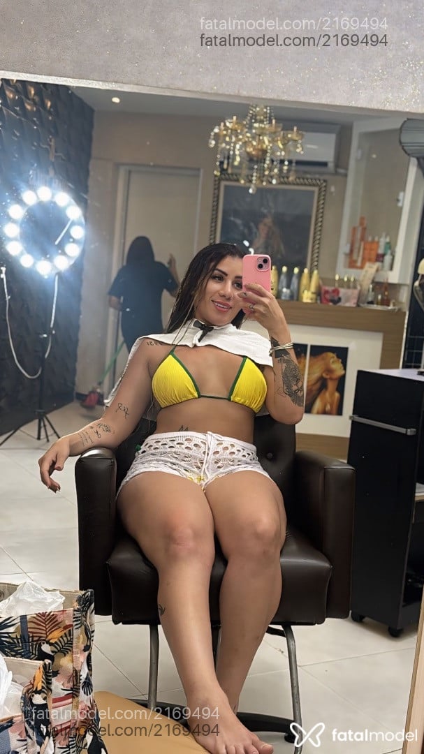 Acompanhante mulher loira (o) de olhos castanhos em Guarapari - Larissa Mendes