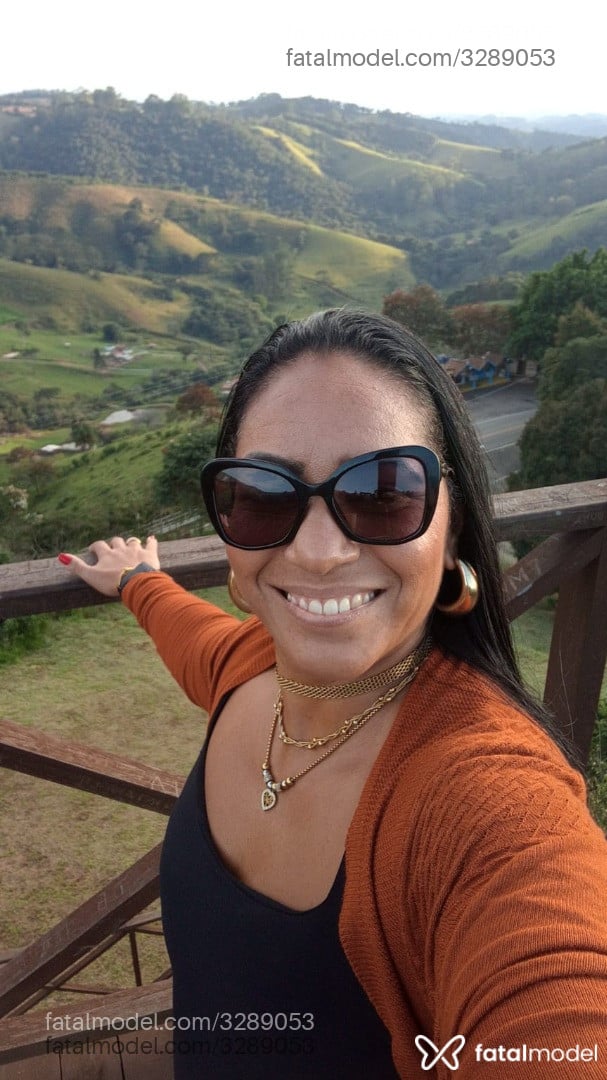 Acompanhante mulher morena (o) de olhos castanhos - Luma Poca Acompanhante mulher morena (o) de olhos castanhos - Luma Poca