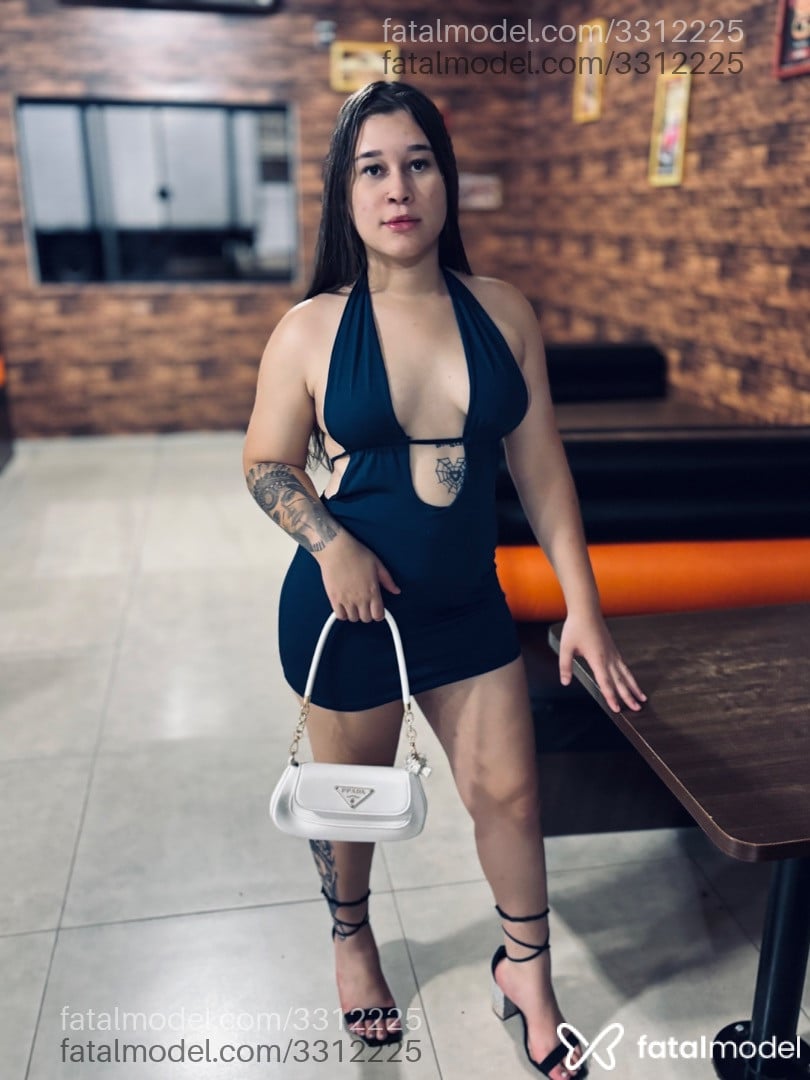 Acompanhante mulher com cabelo castanho de olhos castanhos - Bruna