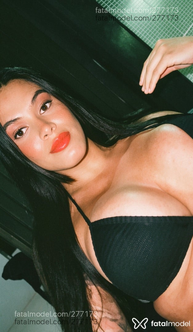 Acompanhante travesti morena (o) de olhos castanhos em Caldas Novas - Sabrina