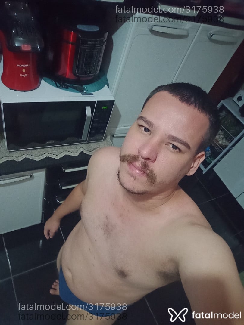 Acompanhante homem morena (o) de olhos castanhos em Marília - Diogo
