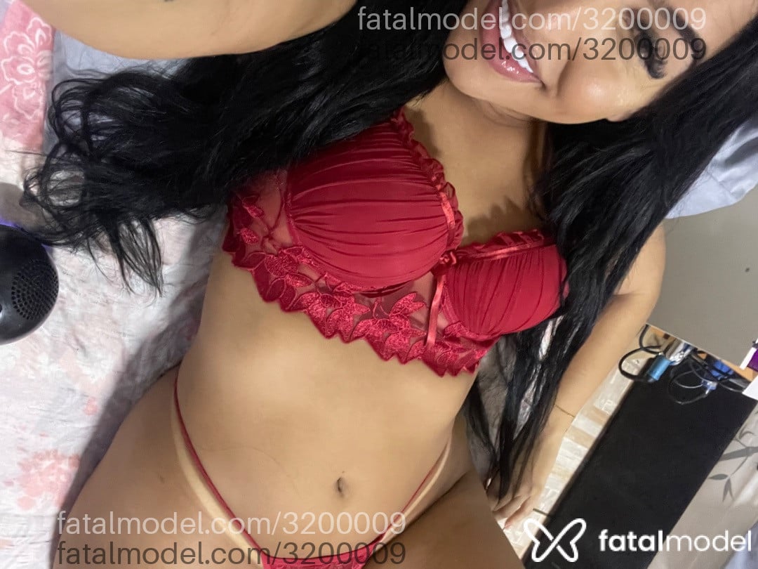 Acompanhante mulher morena (o) de olhos castanhos - Bruna Acompanhante mulher morena (o) de olhos castanhos - Bruna