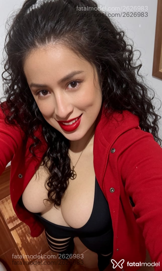 Acompanhante mulher morena (o) de olhos pretos em Pinhalzinho - Vanessa