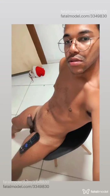 Acompanhante homem morena (o) de olhos castanhos - Azevedo Jake