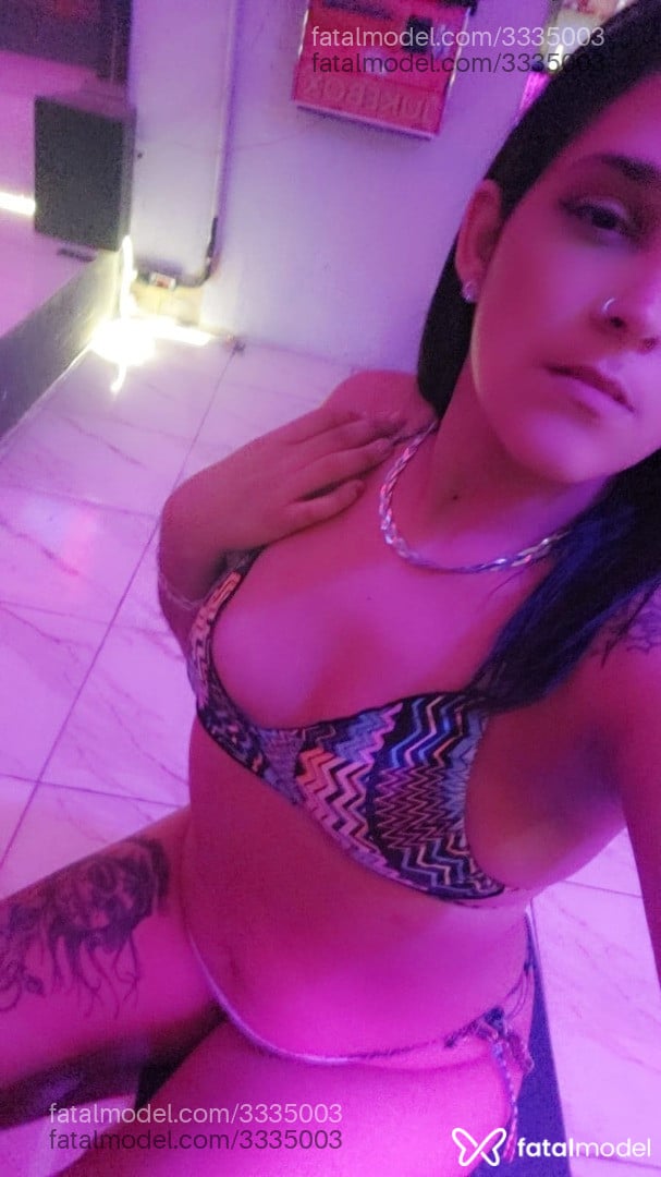 Acompanhante mulher morena (o) de olhos castanhos - Aline Acompanhante mulher morena (o) de olhos castanhos - Aline