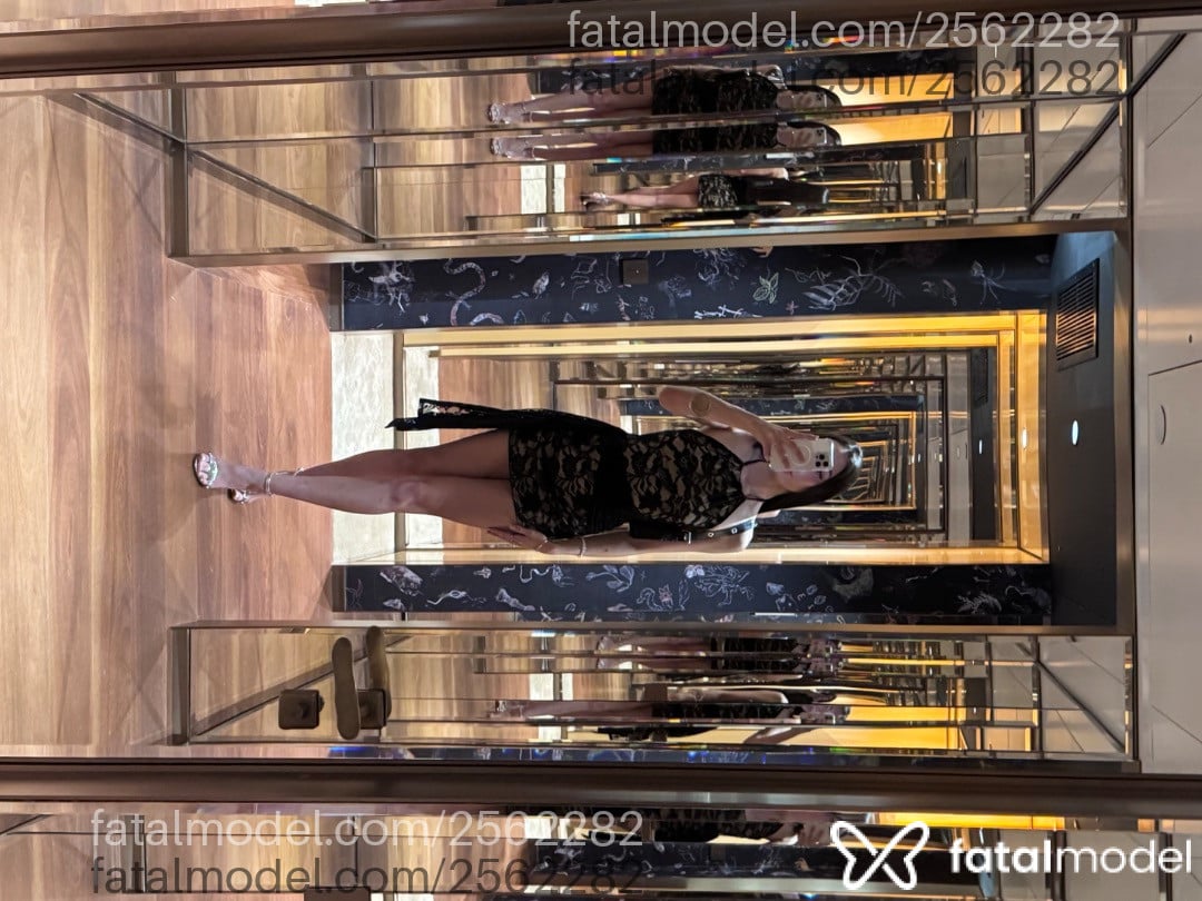Acompanhante mulher com cabelo castanho de olhos castanhos em Curitiba - Valentina Cartier