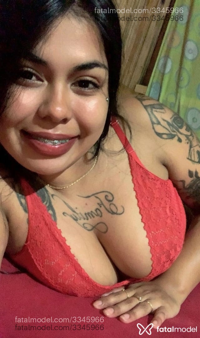 Acompanhante mulher morena (o) de olhos castanhos em Água Boa - Juliana Sant