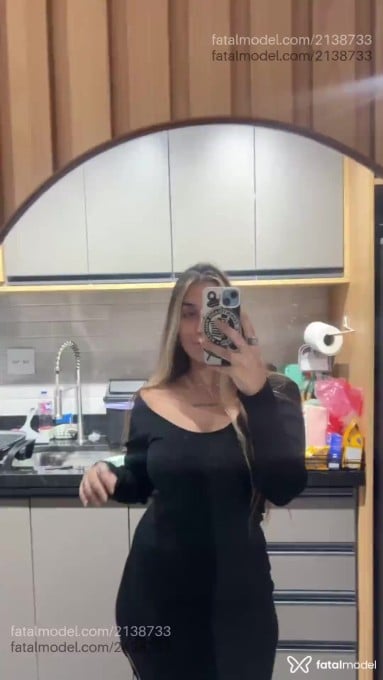 Acompanhante mulher com cabelo castanho de olhos mel em São Paulo - Lua