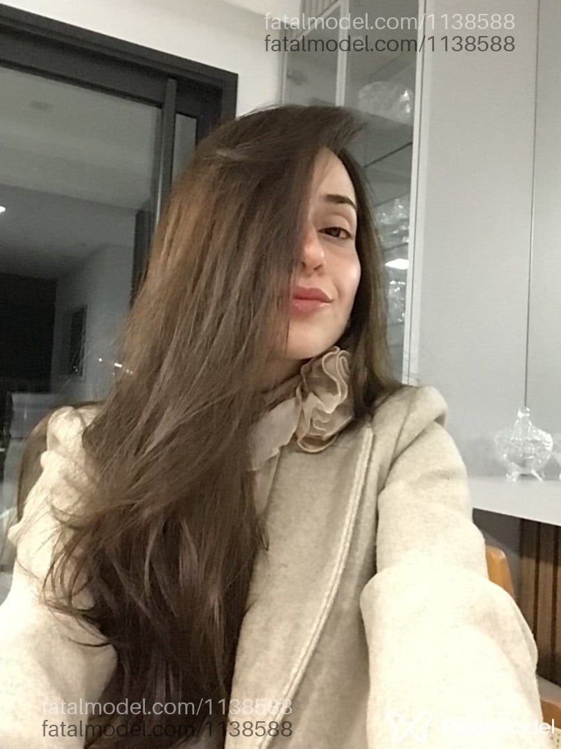 Acompanhante mulher com cabelo castanho de olhos castanhos em Balneário Camboriú - Roberta