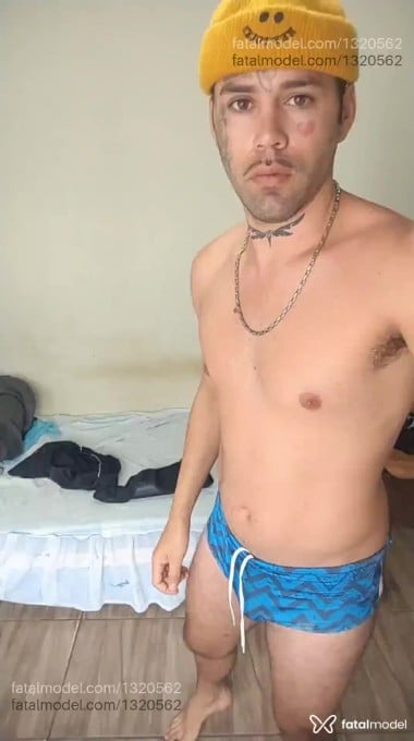 Acompanhante homem com cabelo castanho de olhos castanhos em Ourinhos Acompanhante homem com cabelo castanho de olhos castanhos em Ourinhos - Junior