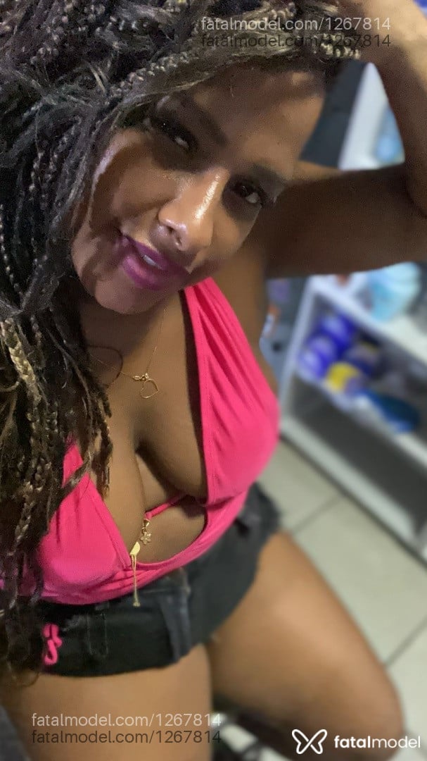 Acompanhante mulher com cabelo castanho de olhos cinza em Feira de Santana Acompanhante mulher com cabelo castanho de olhos cinza em Feira de Santana - Bianca