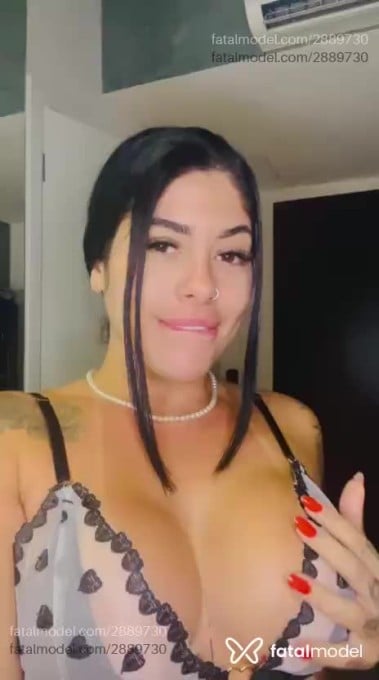 Acompanhante mulher morena (o) de olhos castanhos - Jade